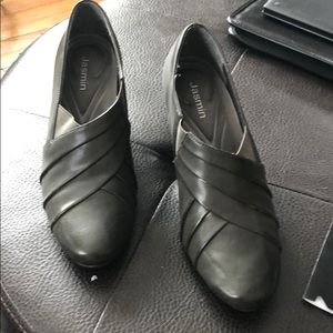 Dress shoes